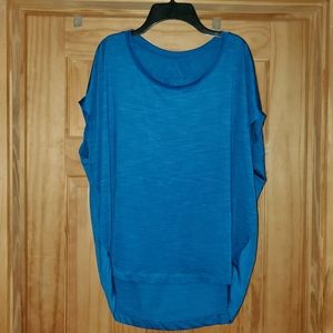 High-low Workout Tee